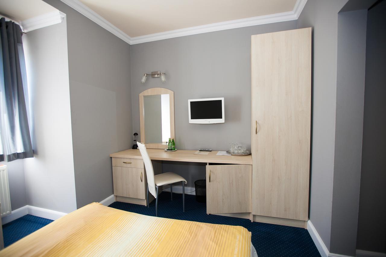 Hotel Dom Nad Rzeka Skwierzyna Habitación foto