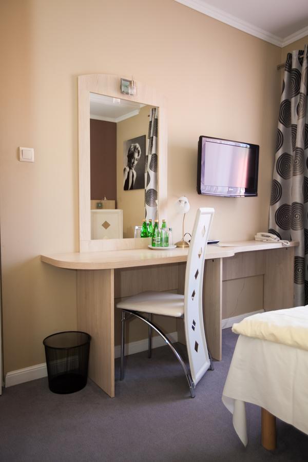 Hotel Dom Nad Rzeka Skwierzyna Habitación foto