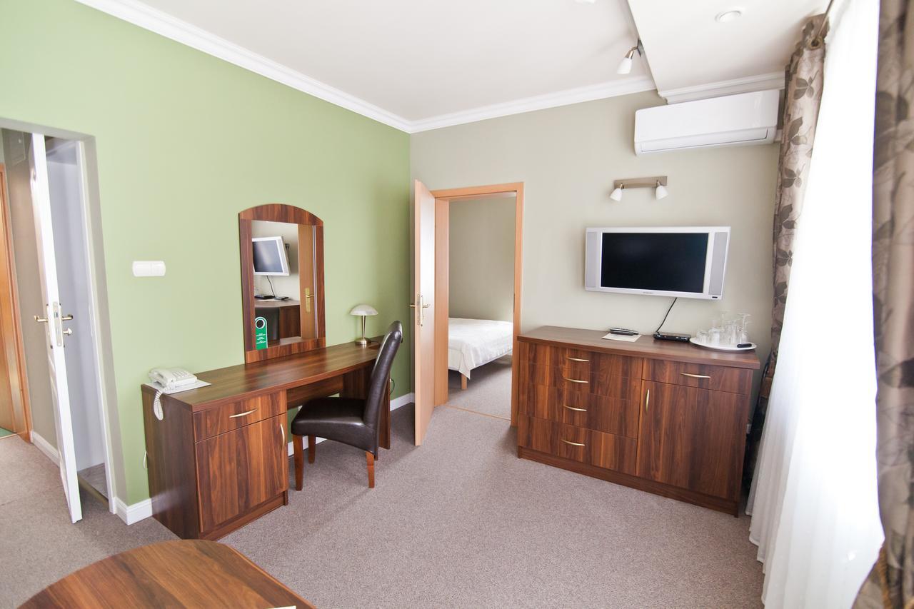 Hotel Dom Nad Rzeka Skwierzyna Habitación foto