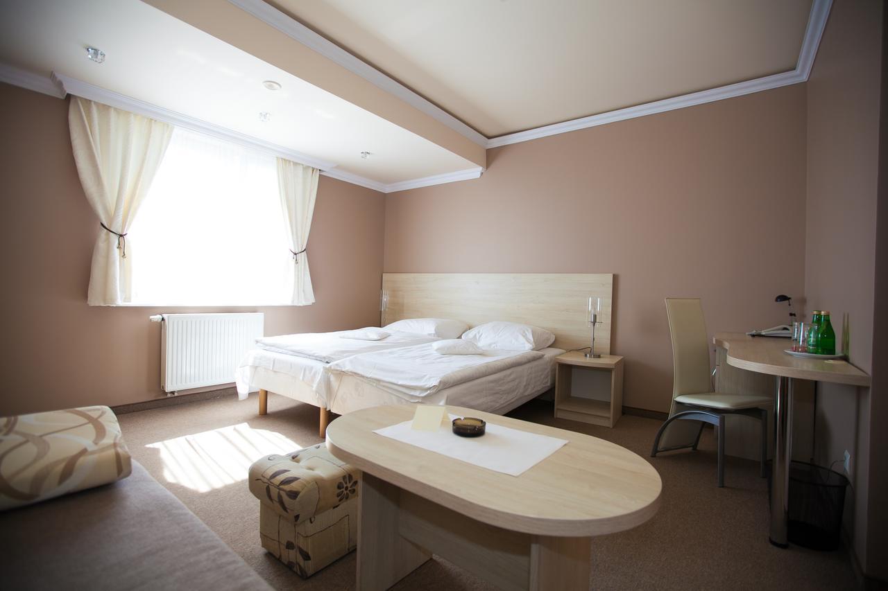 Hotel Dom Nad Rzeka Skwierzyna Habitación foto